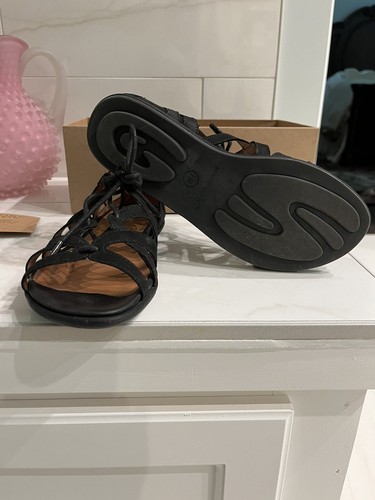 Gentle Souls by Kenneth Cole Women's Break My Heart orlySandal Black 7 Med - Picture 3 of 6