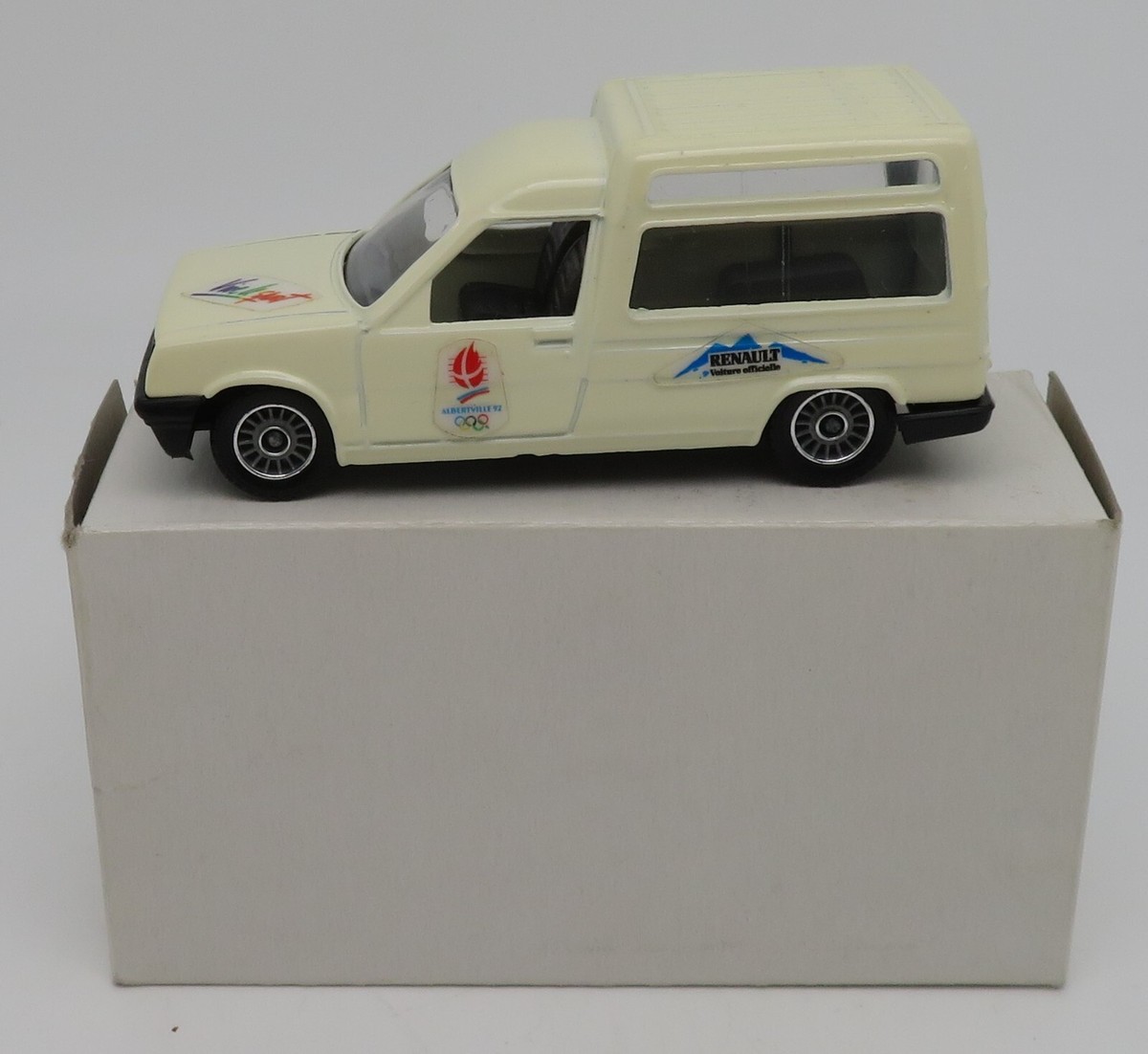 2W Vintage Solido 1522 France Renault Espace J.O 1992 Albertville Blanc