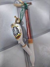 Gesteckpfeife aus Porzellan Palisanderholz In Weiß Jagtmotiv 35cm.