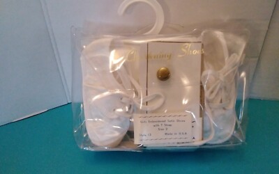 NIP Vintage Girls Embroidered Satin Christening Shoes Size 2 GOTTSCHALKS