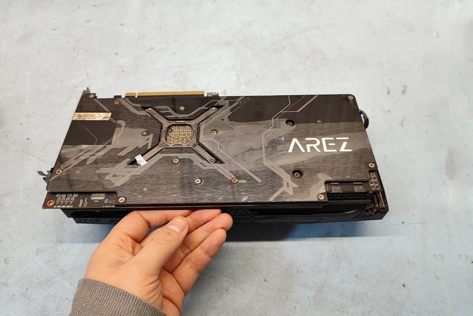 ASUS AMD Radeon RX Vega56 8GB HBM2 PCI-Express Video Card DP HDMI - Image 2 of 3