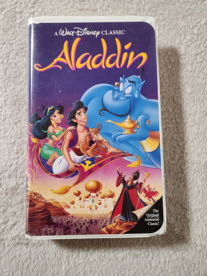 Disney Movie VHS Movies.  Free shipping. Discount on orders of 2 or more. Foto 2 de 4