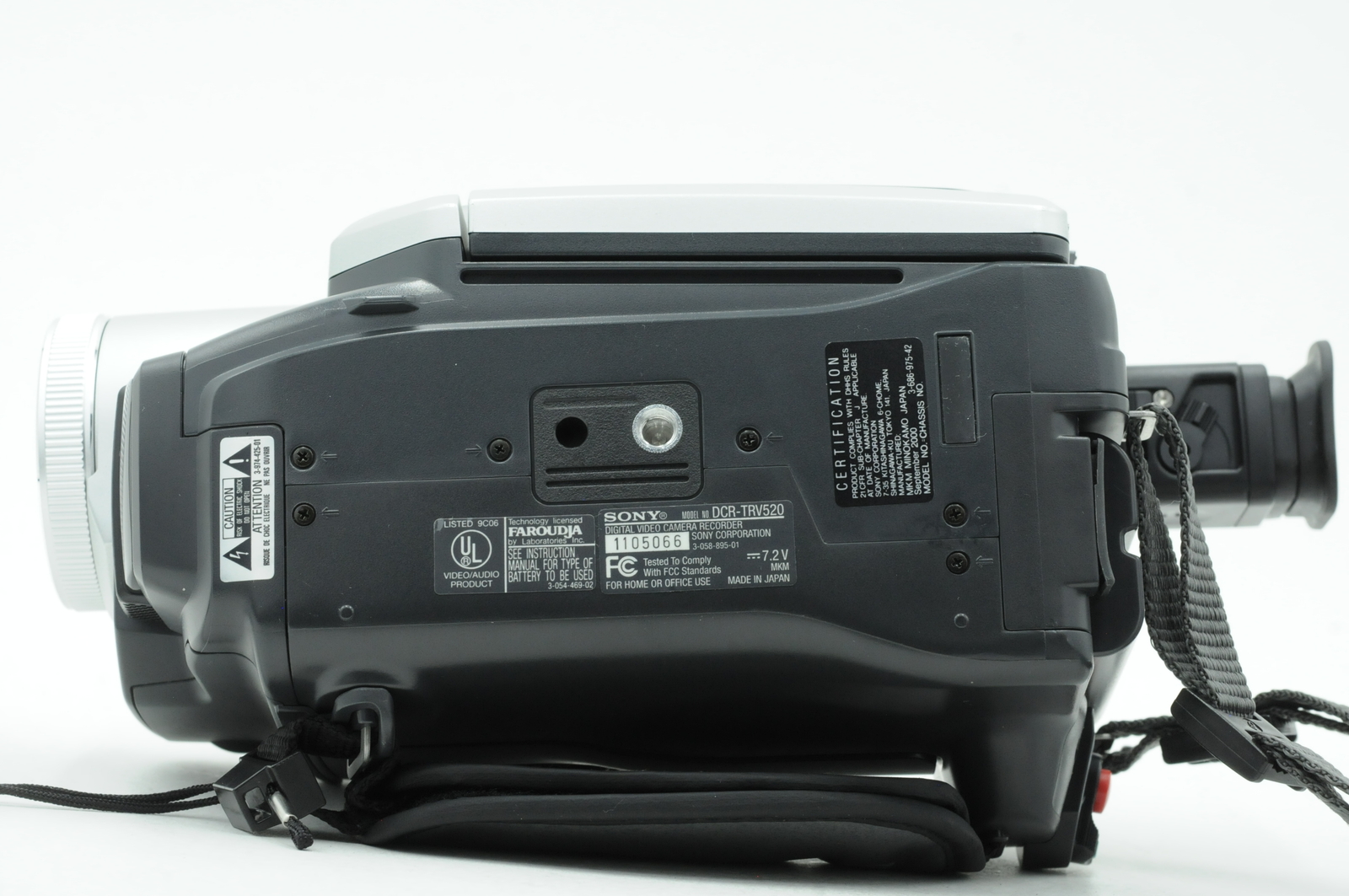 Sony DCR-TRV520 Handycam Digital 8 Hi-8 & 8mm Camcorder Video Camera #066