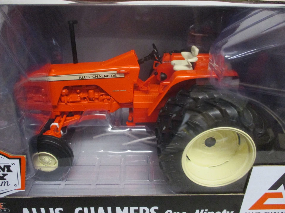 Ertl Allis Chalmers 190 Toy Tractor with Duals "2023 NFTM" 1/16 Scale, NIB - Image 4 of 4