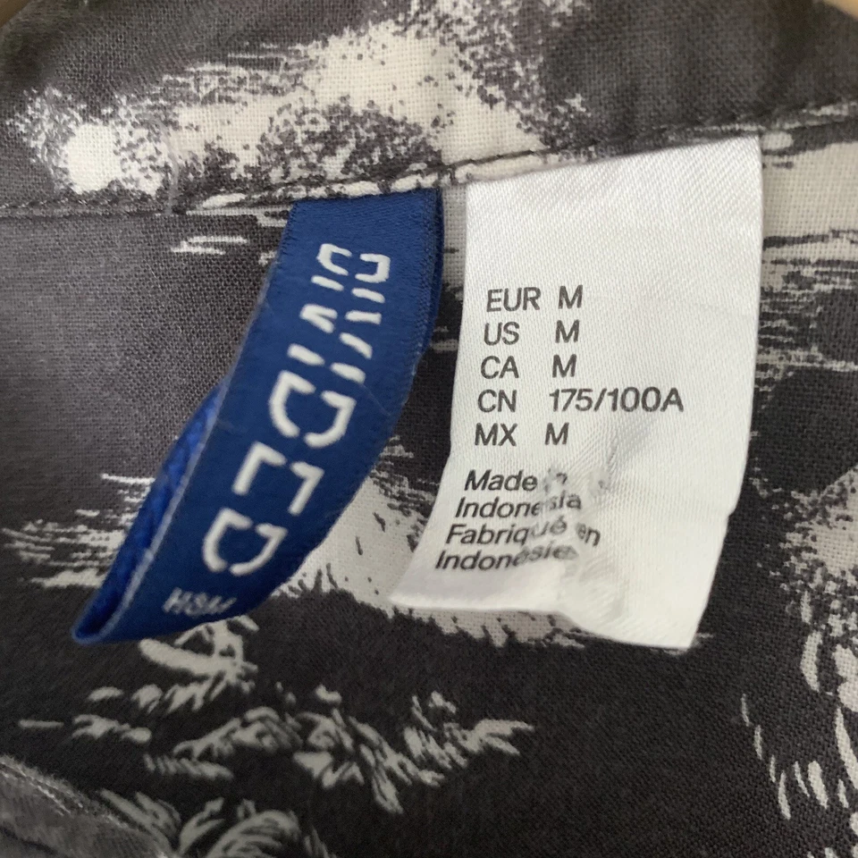 Camisa Dividida Para Hombre Mediana H&M Manga Corta Palmera Tropical Algodón Con Botones Foto 3 de 4