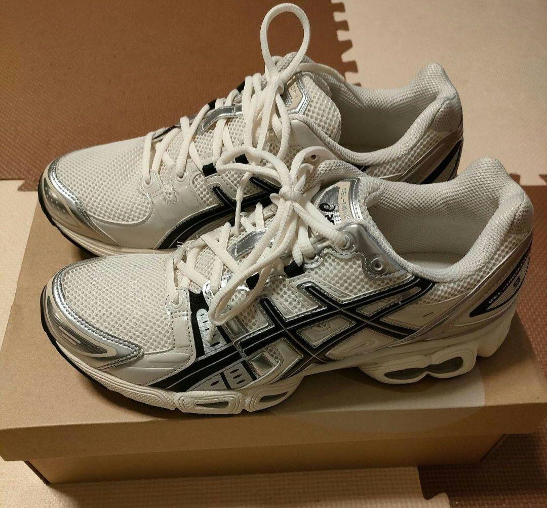 Asics Gel-Nimbus 9 Cream/Black Size US10.5