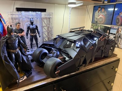 Hot Toys Movie Masterpiece The Dark Knight 1/6 Scale Batmobile with BONUS stand