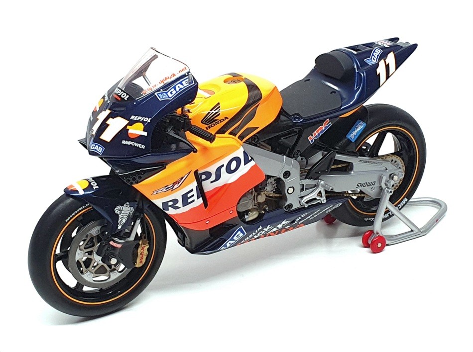 Minichamps 1/12 Scale 122 027111 - Honda RC211V Repsol Ukawa