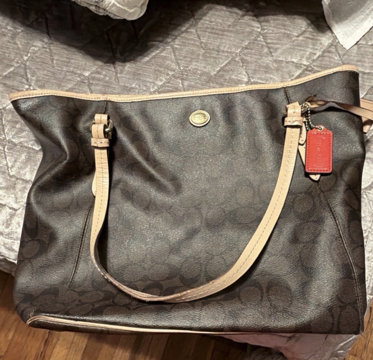 Coach Signature Logo Tote Shoulder Bag Brown Large Zip Lined Inner Pockets Charm