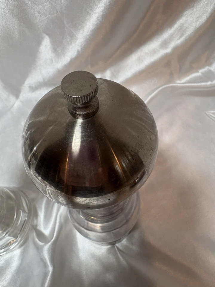 Moedor manual de sal e pimenta Trudeau 7” acrílico transparente e aço inoxidável - Imagem 3 de 4