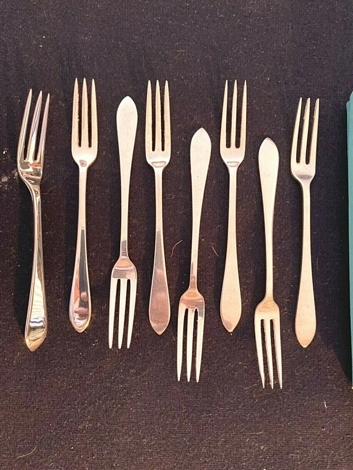 Tiffany Co QUEEN ANNE Juego a juego de plata esterlina de STRAWBERRY FORKS NO MONO Foto 3 de 4