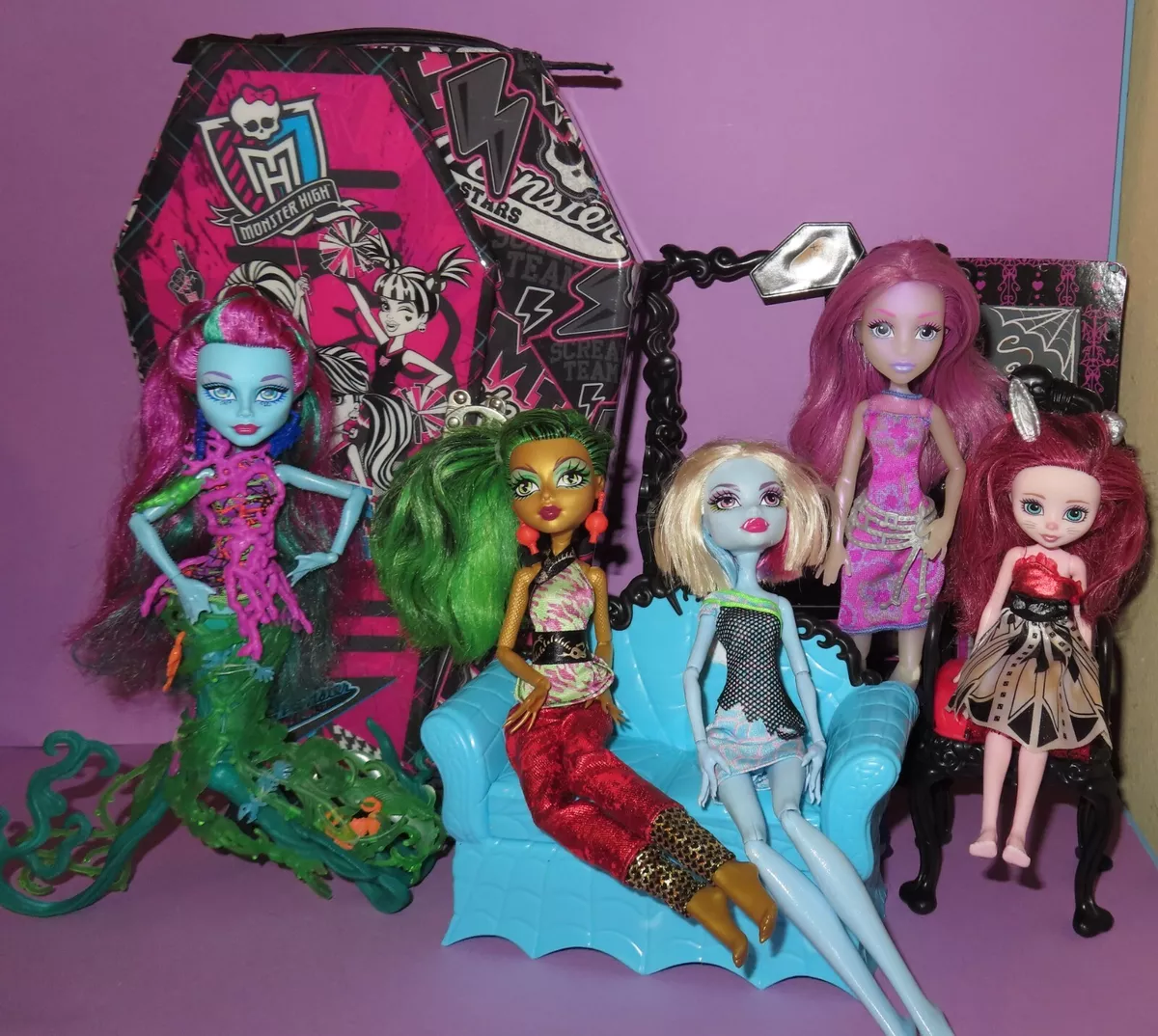 Monster High G1 Doll Lot Jinafire Locker Case Posea Reef Ari Abbey Coffin  Bean