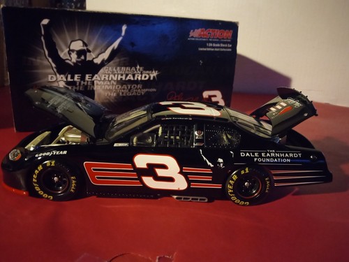 Dale Earnhardt, Sr. #3 Foundation Die Cast 1:24 - Picture 3 of 5