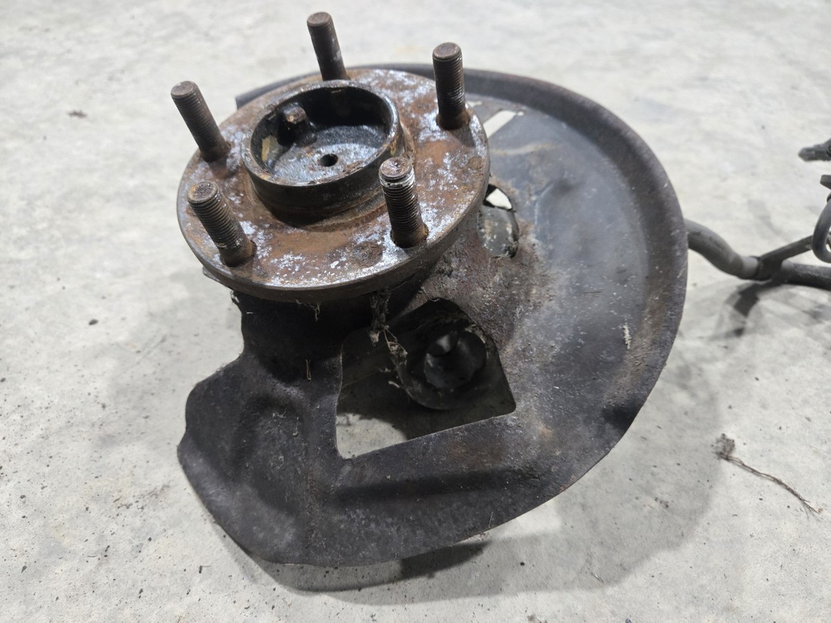 1990-96 Nissan 300zx Z32 Front Left Driver Wheel Hub Spindle