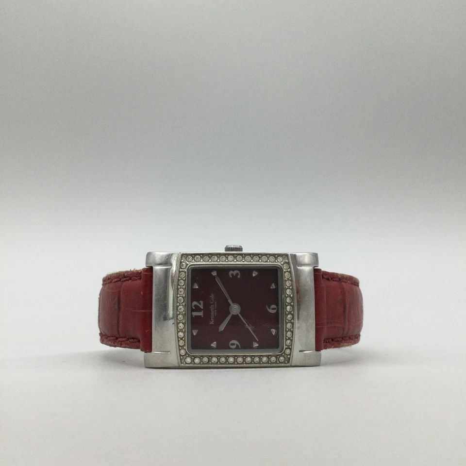 Reloj Kenneth Cole Tank Mujer 22mm Tono Plateado Esfera Roja Cuero Batería Nueva Foto 4 de 4