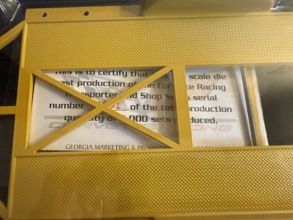 Gmp Corvette Racing Transporter & Shop 1:18 Yellow Diecast Set #/3000 NEW Sealed - Image 3 of 4