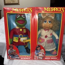 VTG 1990 KERMIT  MISS PIGGY MUPPETS Mattel NIB JIM HENSON "Learn To Dress  