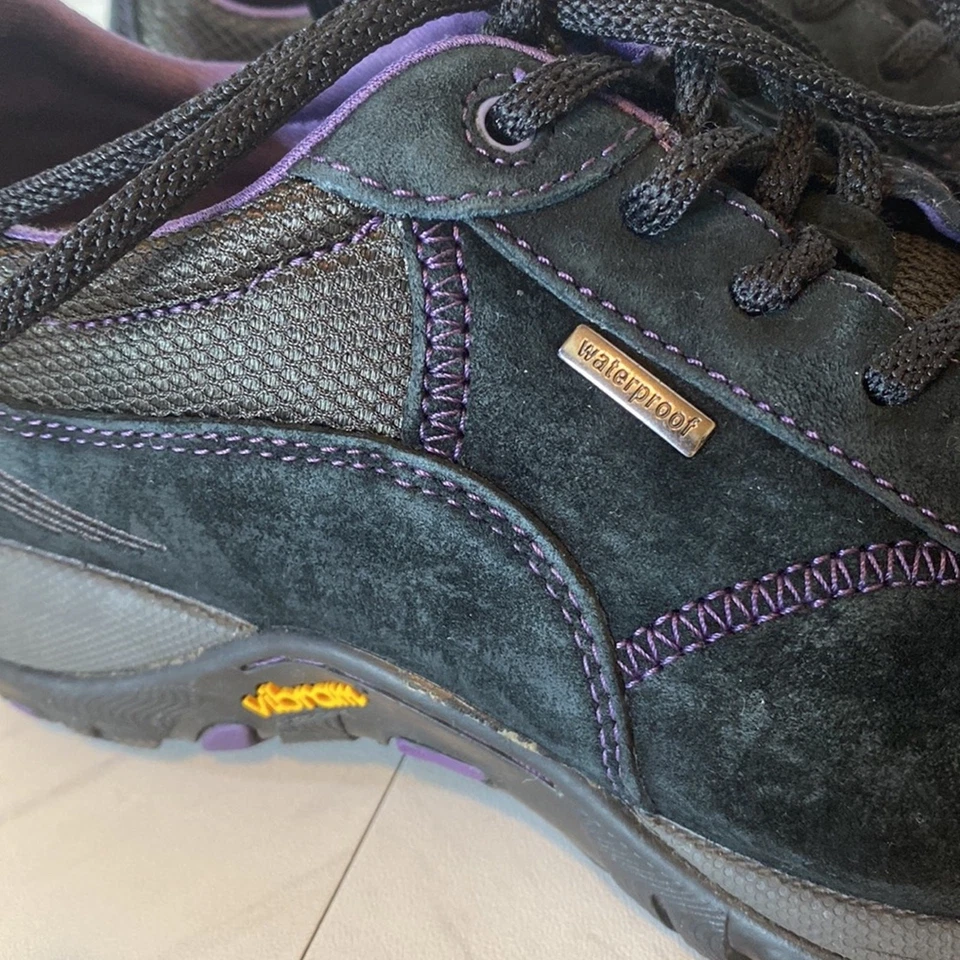 Dansko Paisley Black Suede Sneakers Size 38 / 8 - Image 3 of 4