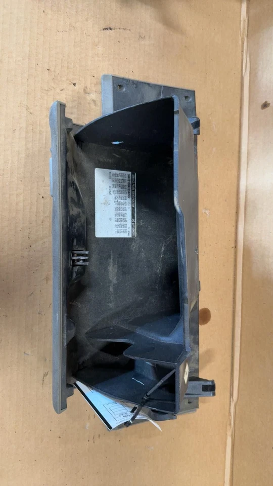 1995-1999 Chevy/GMC Suburban 1500 Glove Box Front Foto 3 de 3
