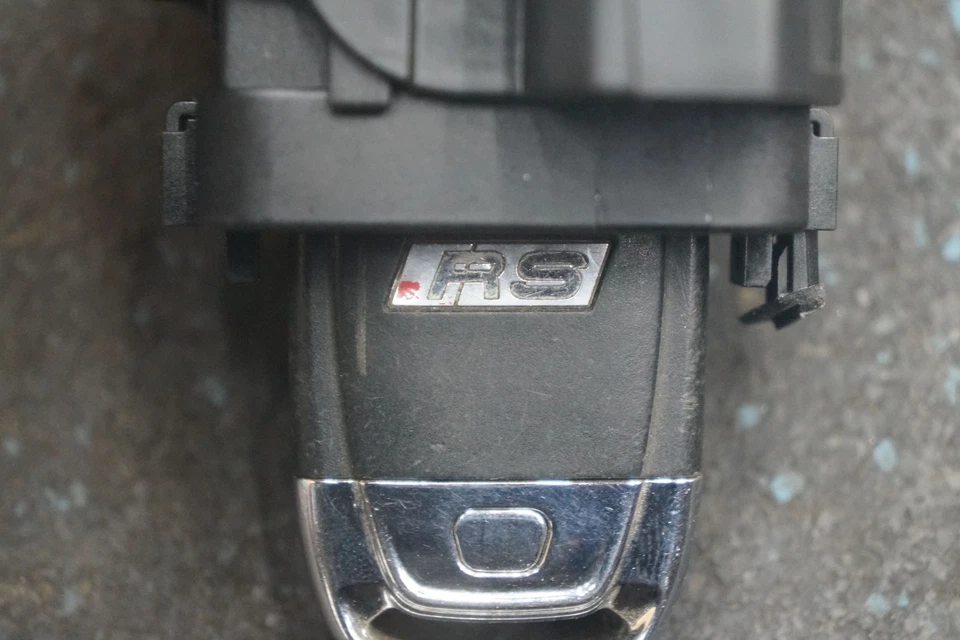 Ignition Switch & Key Fob 8K0909131D OEM Audi RS5 2013-15 - Image 3 of 4