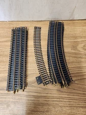 HO Scale Model Train Track Curved 14 Striaght 11 Lot 1 Curve power 26 total
