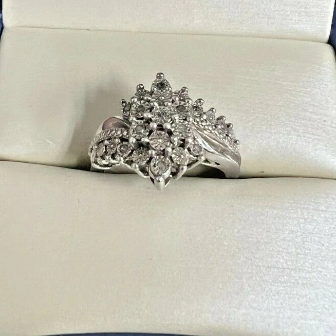 SS Sterling Silver Ring with Diamond Cluster less than .25tcw SZ
