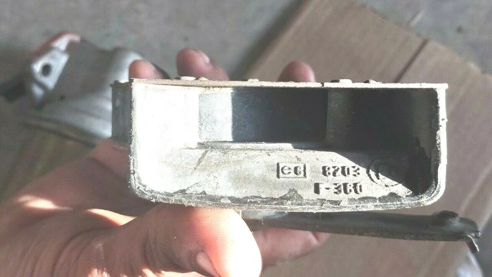 OEM Chevy GMC C10 Pickup Truck Suburban K5 Blazer Delco Remy Horn F-360 FC-6 - Imagem 3 de 4