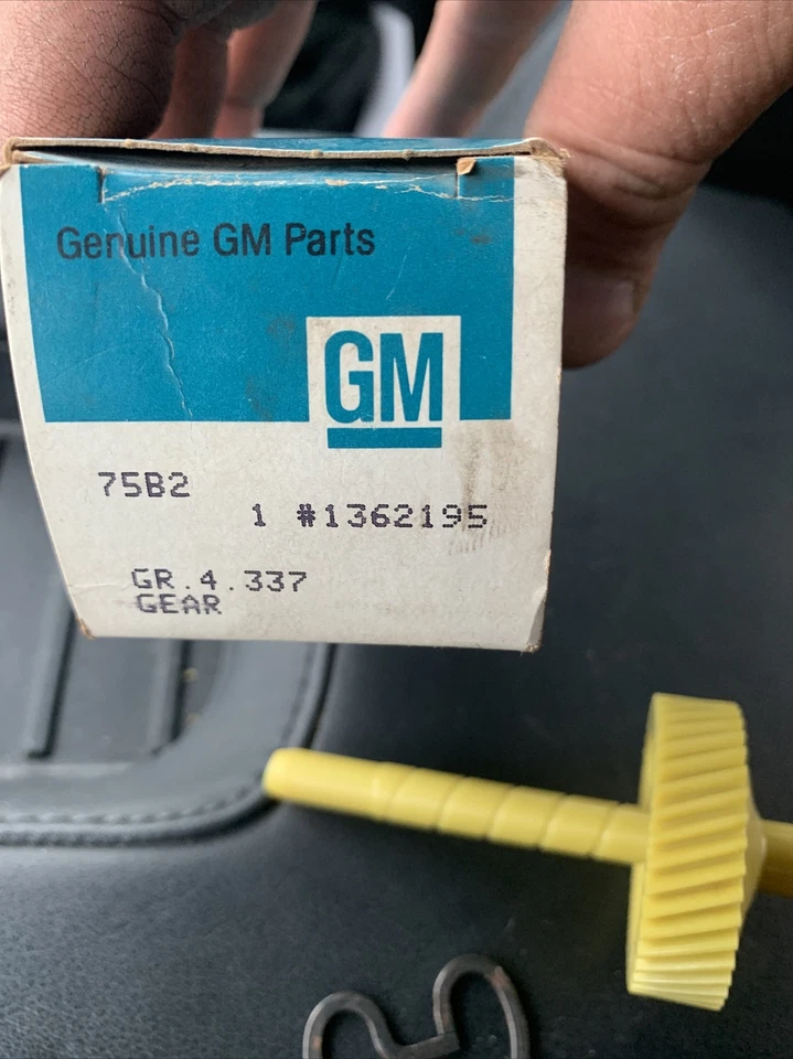 Nuevo de Lote Antiguo Chevy Corvette 1968 1969 Velocímetro Engranajes Original GM 1362195 Genuino Foto 3 de 3