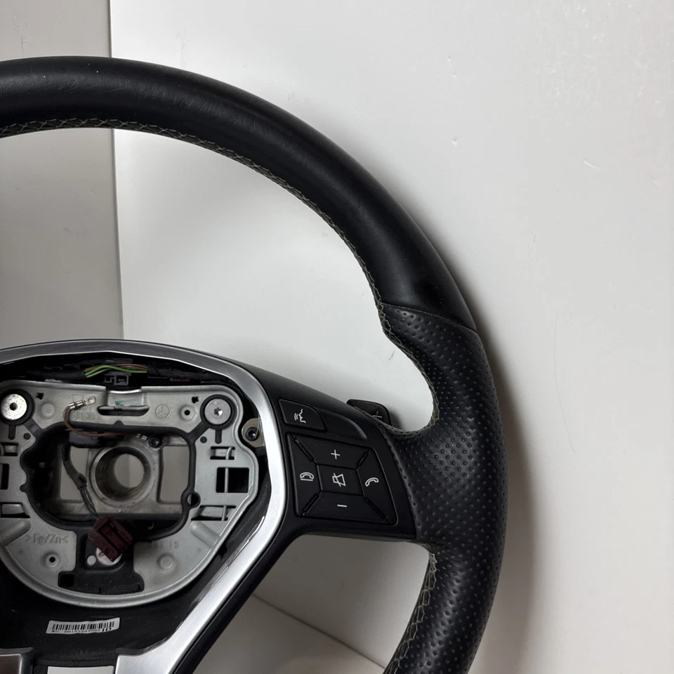 Mercedes Gla250 2015 volante con paletas cambio negro OEM Foto 3 de 4