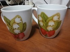 coppia tazze in ceramica Thun serie country vintage leggi