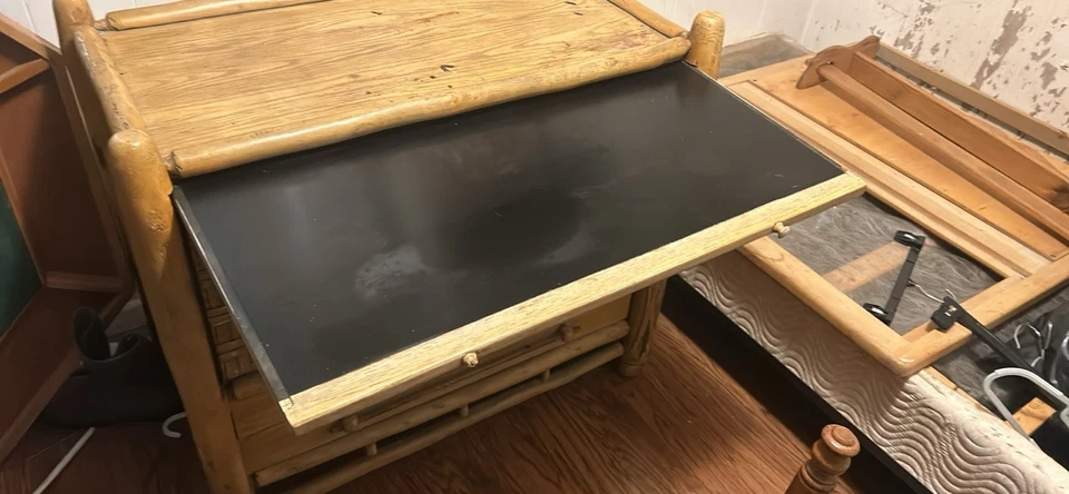 Gabinete de licor de nogal escogido Foto 4 de 4