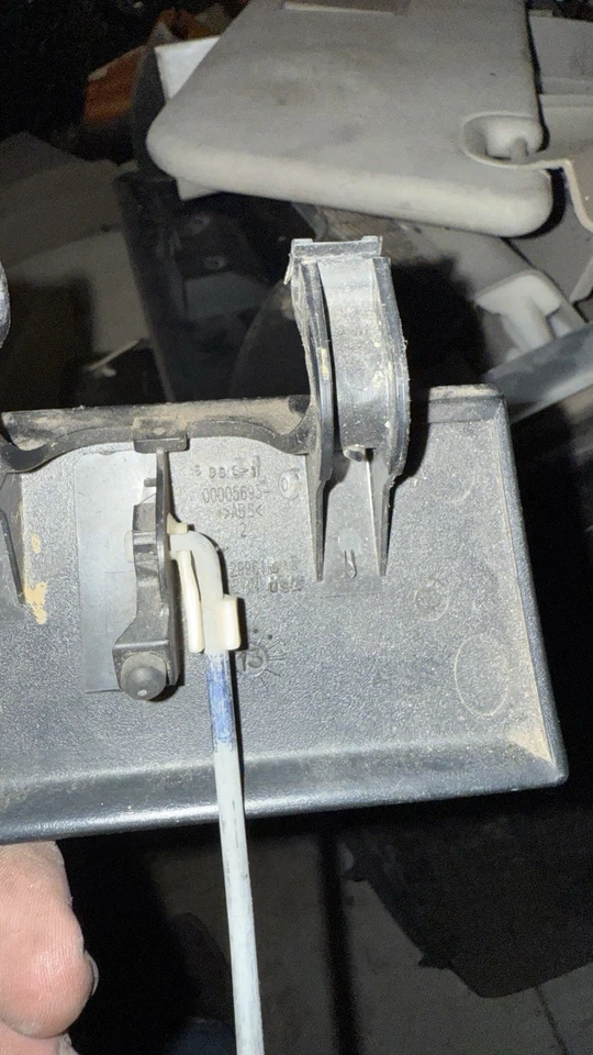 Manija de liberación de freno de estacionamiento de emergencia para Dodge Ram 1500 2500 3500 A 09-18 Foto 2 de 2