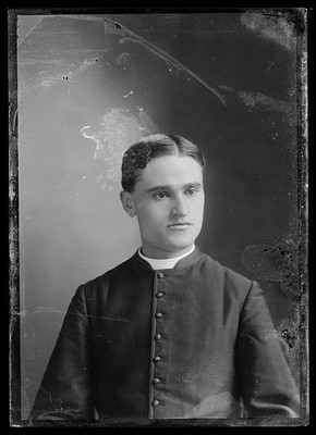 Photo:Unidentified Man Portrait in Clerical Collar c1873-1916