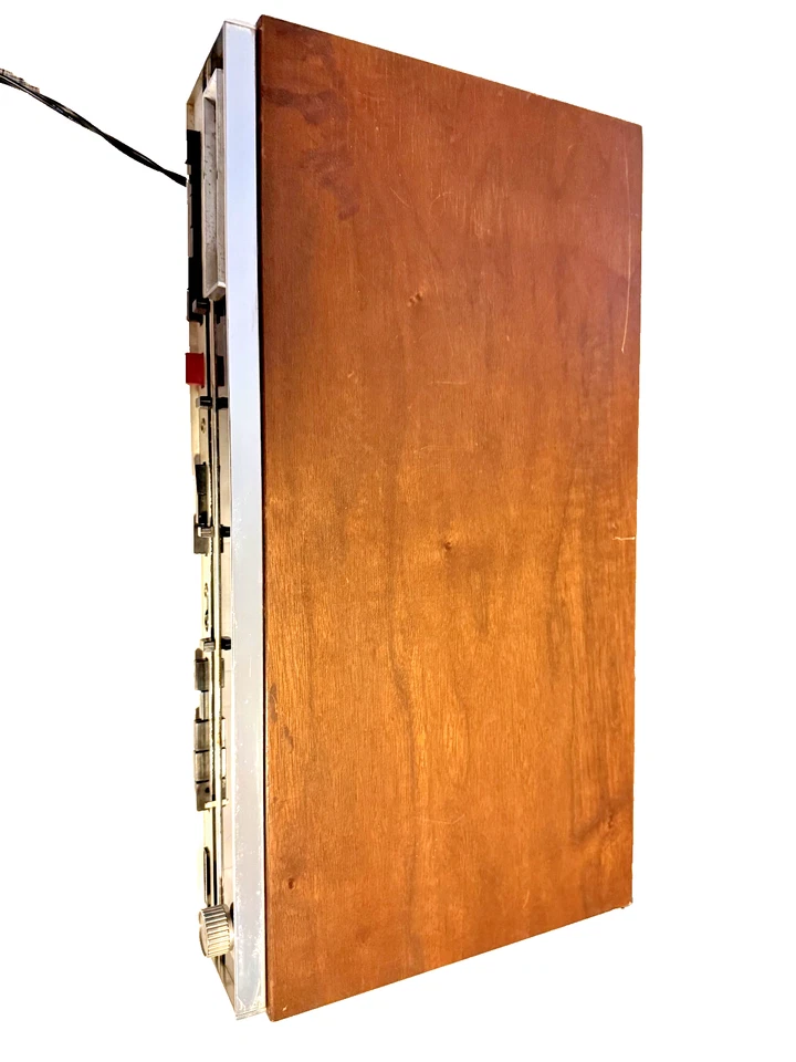 VINTAGE CLARICON AM FM 8 TRACK STEREO RECEIVER MODEL 21-050 - Image 4 of 4