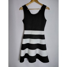 EXPRESS Black and White Striped Dress Sleeveless Scoop Neck Knee Length Size S