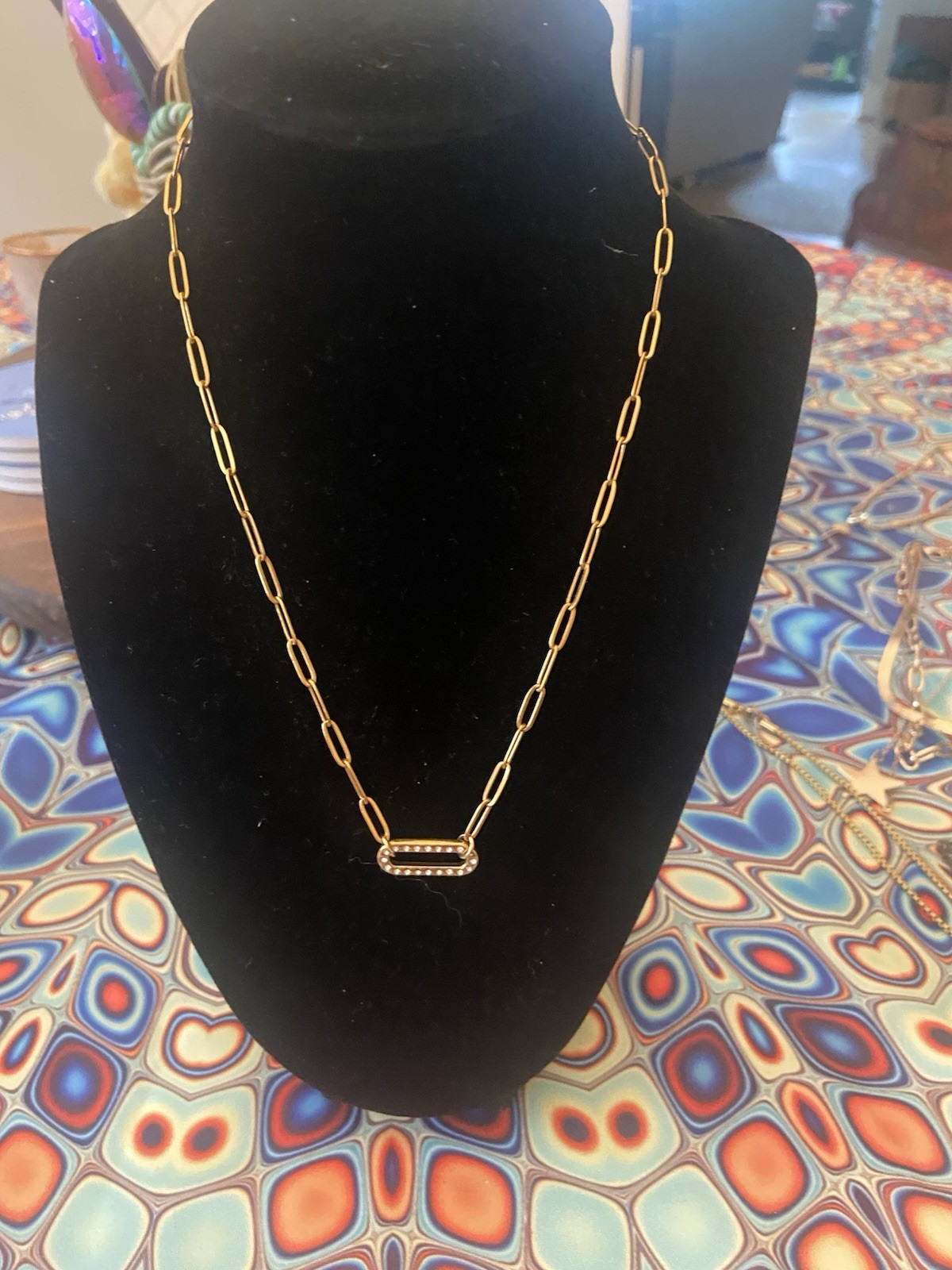 Gold Tone Metal Oval Link Chain Necklace w/ Rectangle Bar Pendant, No Stone