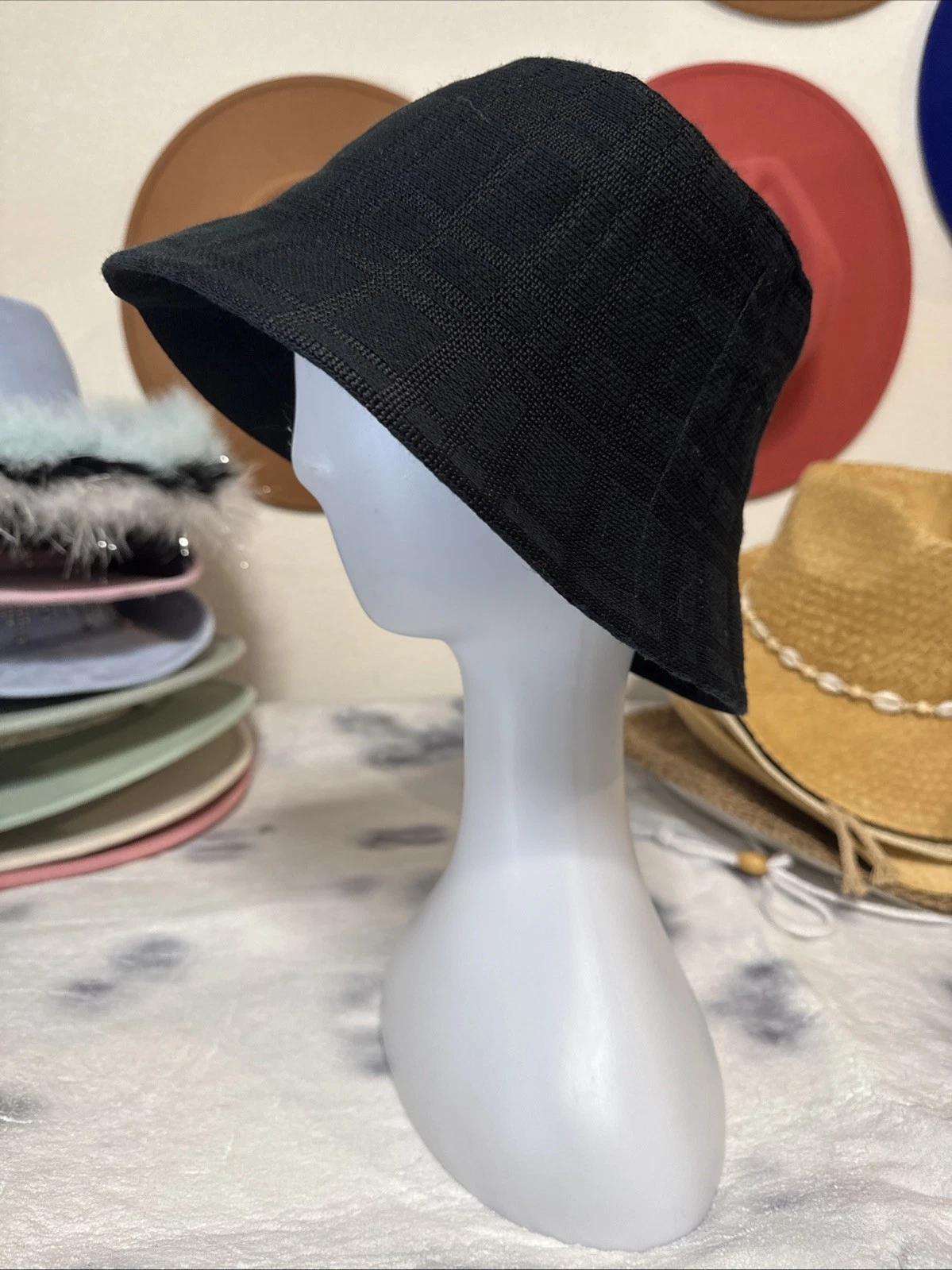 Black bucket hat