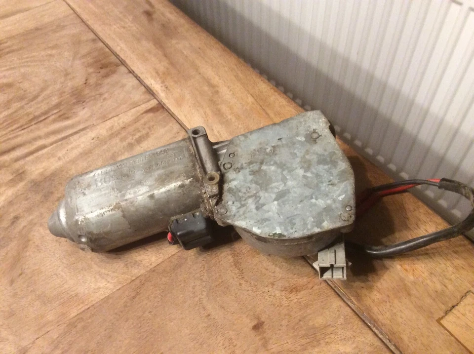 Motor elevalunas eléctrico delantero original Volvo 740,940 Bosch 0130821060 Foto 2 de 2