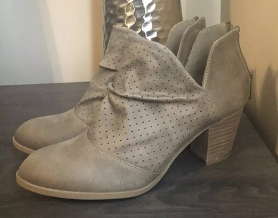 report gray booties