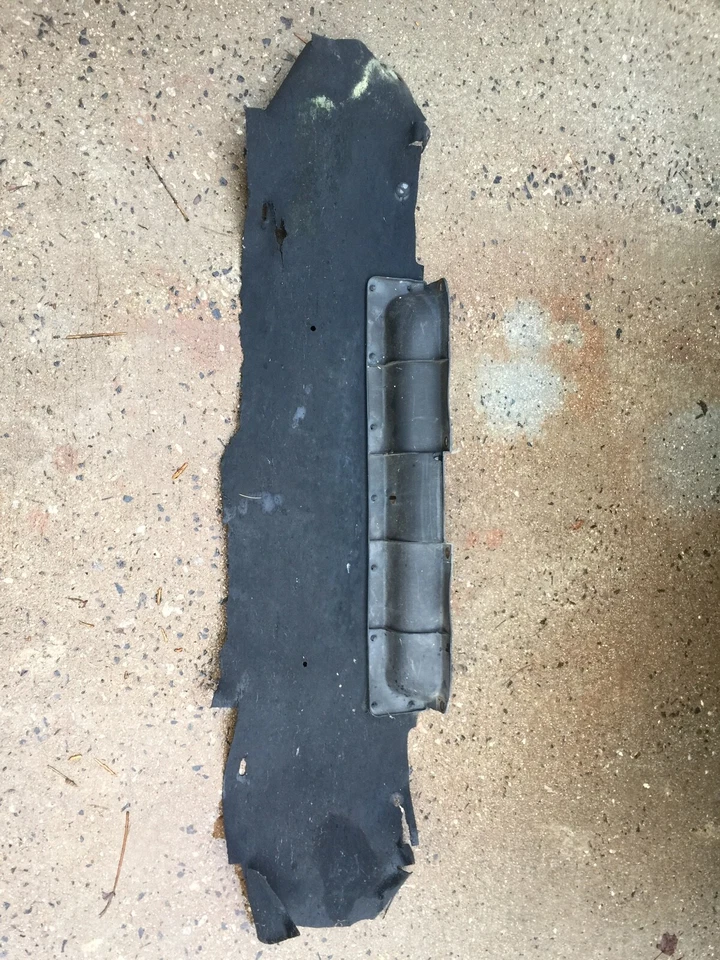 Delantal contra salpicaduras de radiador Chrysler Imperial 1981 1982 1983 Foto 2 de 4