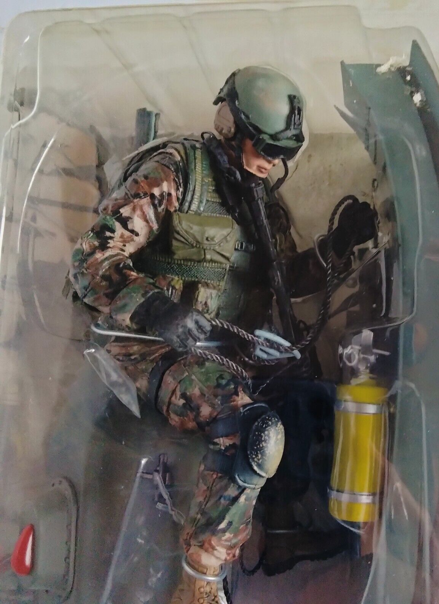 MCFARLANE'S MILITARY SERIES 5 AIR FORCE PARA RESCUE FIGURE LABEL