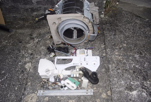 HOTPOINT BWD129 WASCHMASCHINE/TROCKNER DEFEKT FÜR EINZELNE TEILE: SIEHE BESCHREIBUNGSABSCHNITT