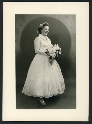 Elegant Bride Tea Length Lace Wedding Dress Studio Portrait Photo 1950s  Women | eBay