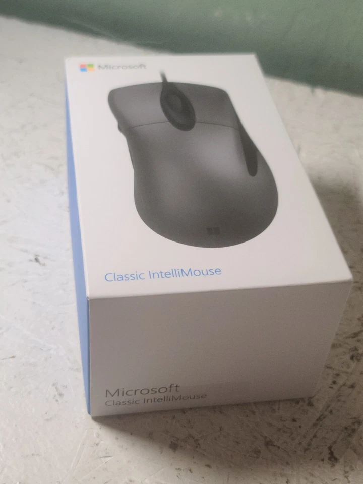Microsoft Classic IntelliMouse 1833 Blue rack Technology 3-Customizable Buttons - Image 2 of 4