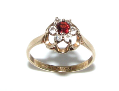 Ladies 9ct 9carat yellow gold garnet & clear stoned ring UK size O 1/2