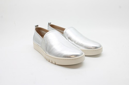 Vionic Cambria Women's Slip On Loafers Floor Sample Vionic Cambria Women's Slip On Loafers Floor Sample
