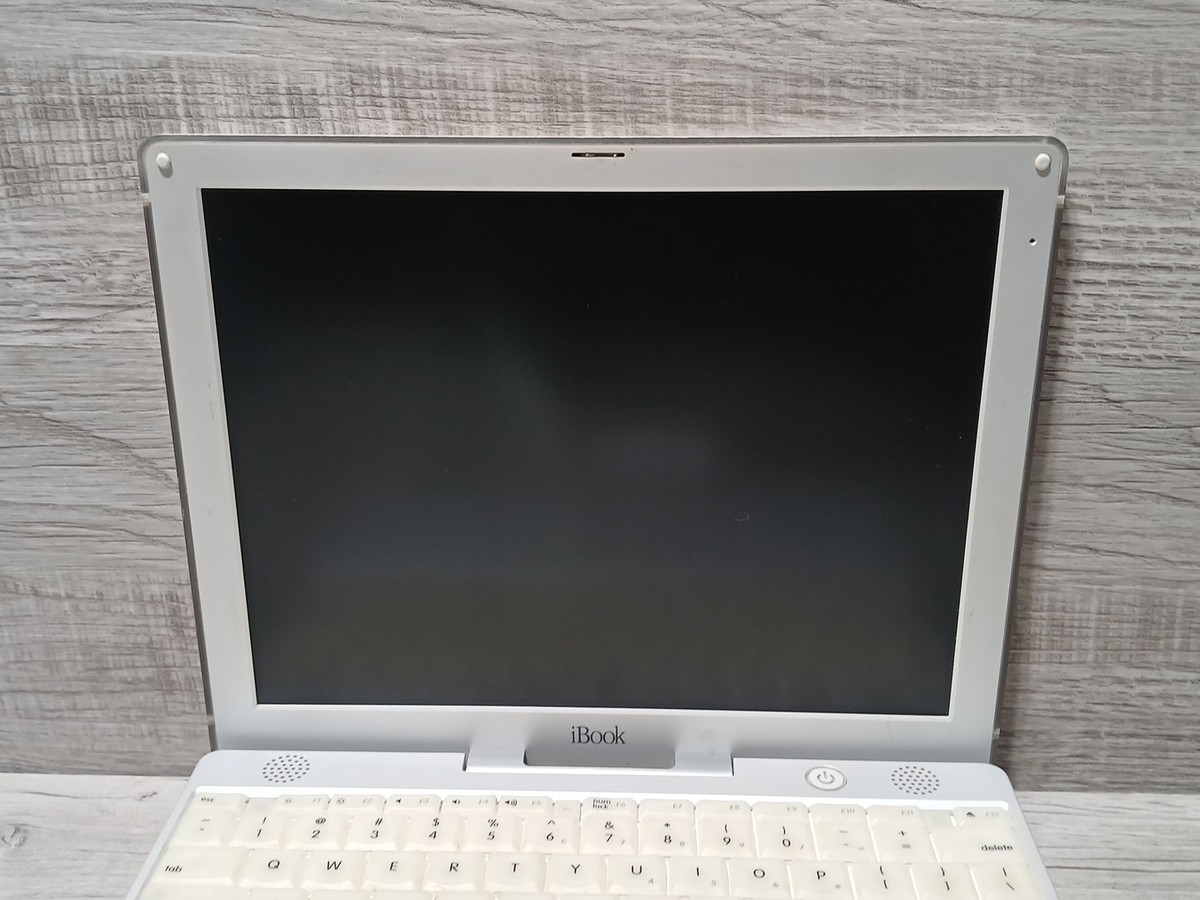 2001 Apple IBook4,1 M6497 PowerPC G3 500 MHz 256MB 67MHz MacOS X