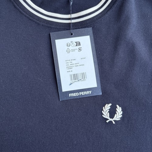 Nuevo con etiquetas Camiseta Fred Perry Doble Punta Cuello Redondo Manga Corta Azul Marino Para Hombres Mediana - Imagen 4 de 15