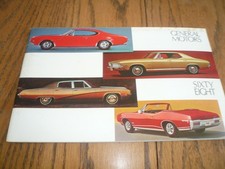 1968 General Motors Shareholder Product Information Book - Vintage