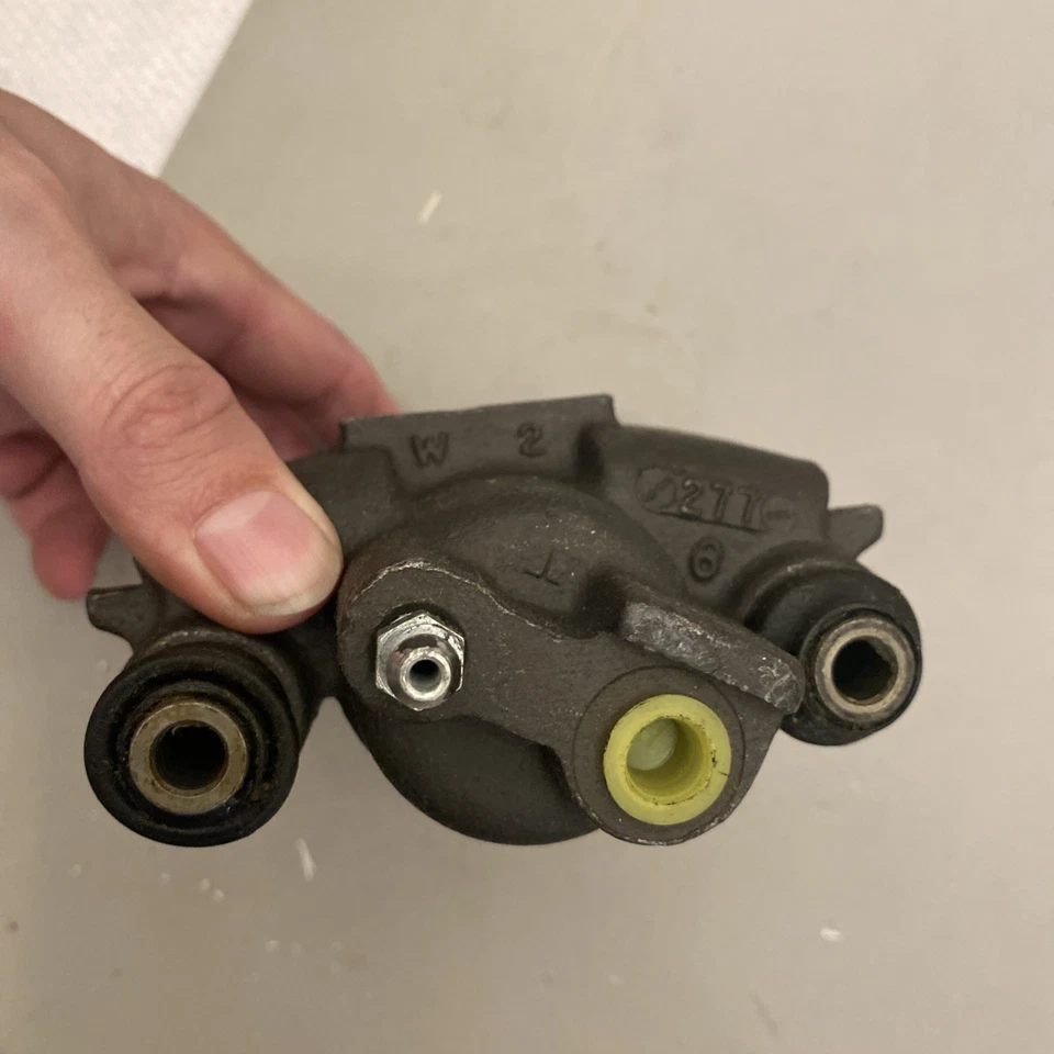 Pinza de freno trasera derecha GAP para Chrysler LeBaron Plymouth Sundance Cardone Foto 3 de 4